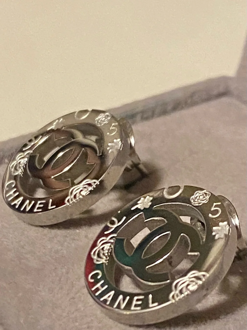 Fashion Jewelry no scratches